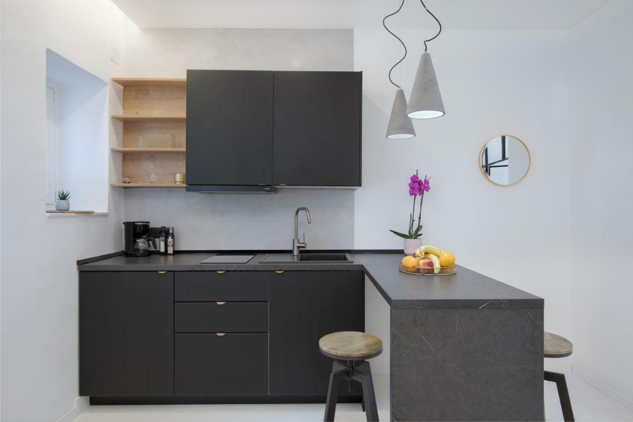 Apartment Twins Idola